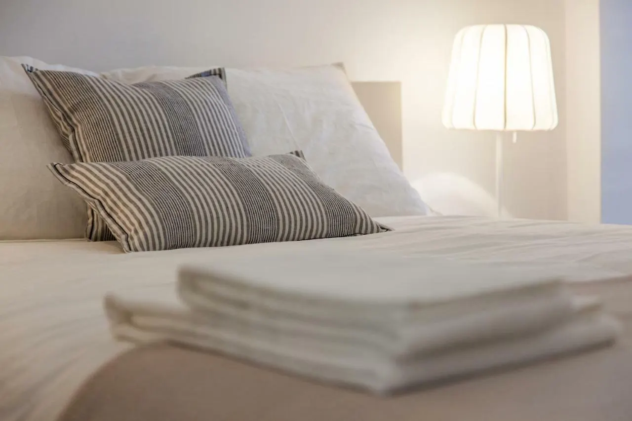 Typical Light Filled Graca Apt W Ac, By Timecooler Lisboa 0*,  Πορτογαλία