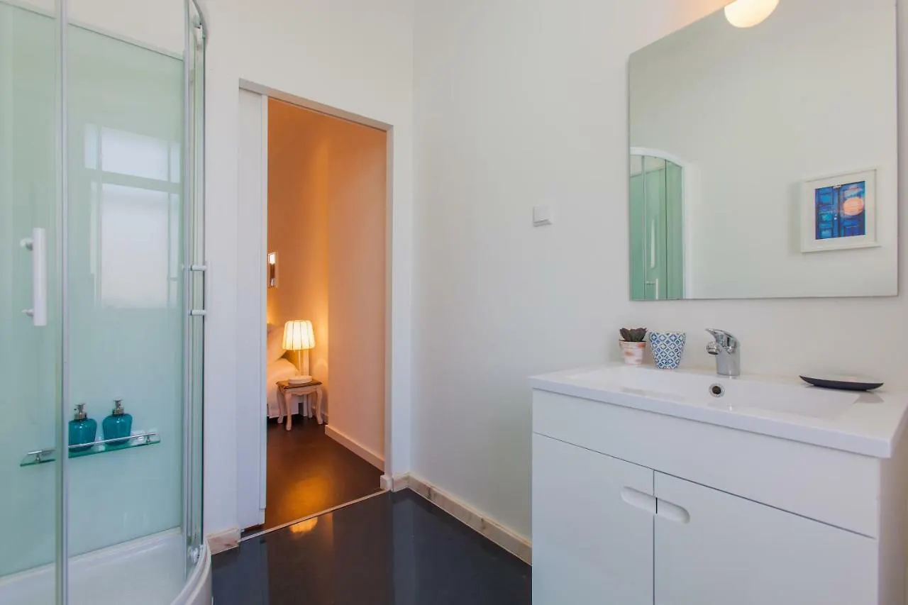 Apartment Typical Light Filled Graca Apt W Ac, By Timecooler Lisbon