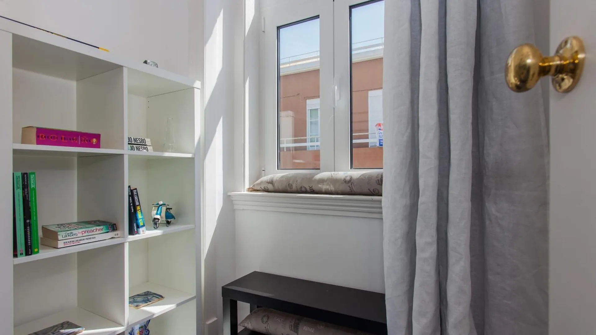 דירה ליסבון Typical Light Filled Graca Apt W Ac, By Timecooler פורטוגל